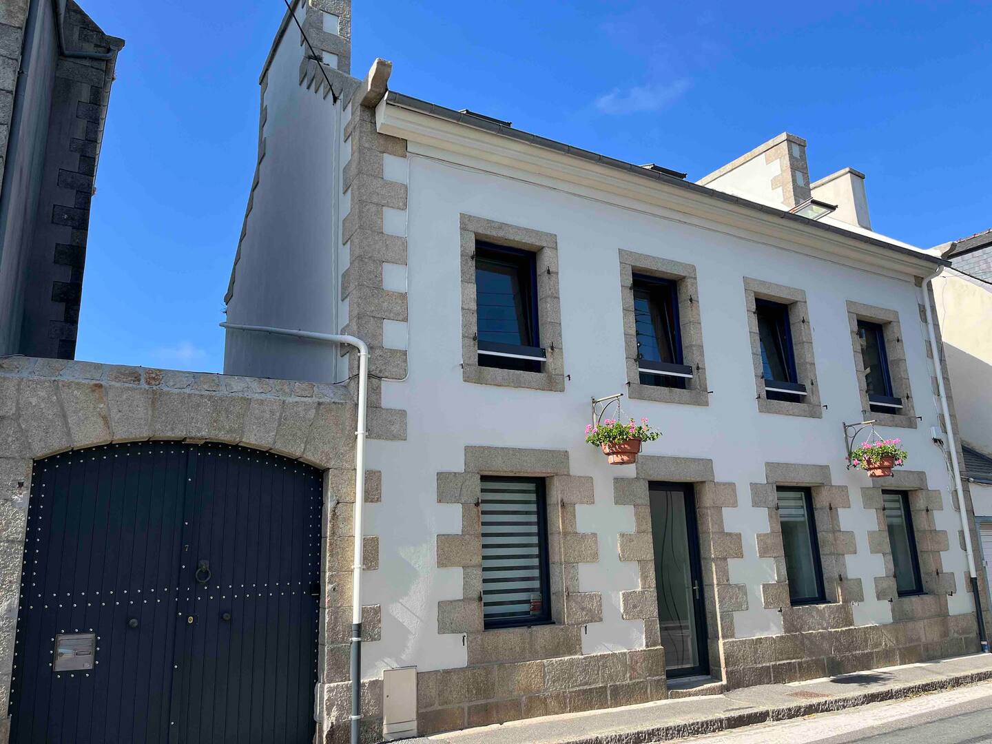 Description complète de la location VS